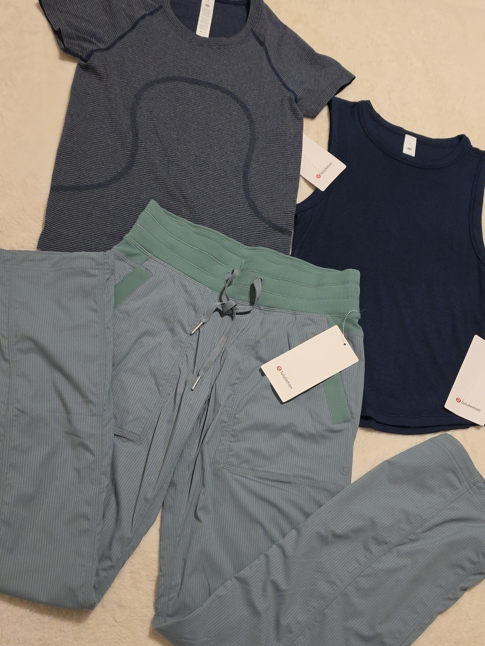 NWT SIZE 4 Lululemon athletica BUNDLE Dance Studio Pants Swiftly Tech & Tank